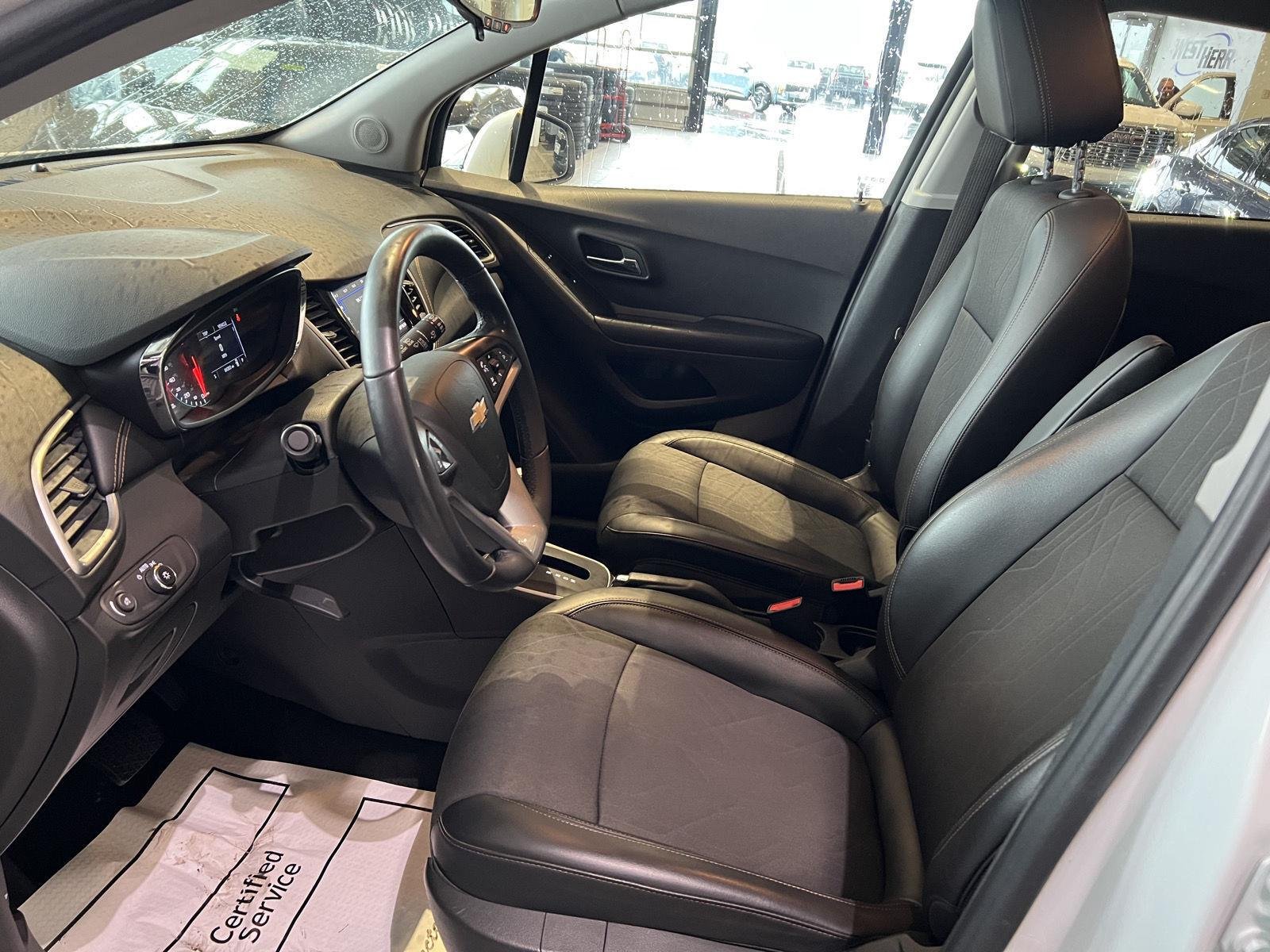 Used 2022 SUMMIT WHITE Chevrolet LT image 12