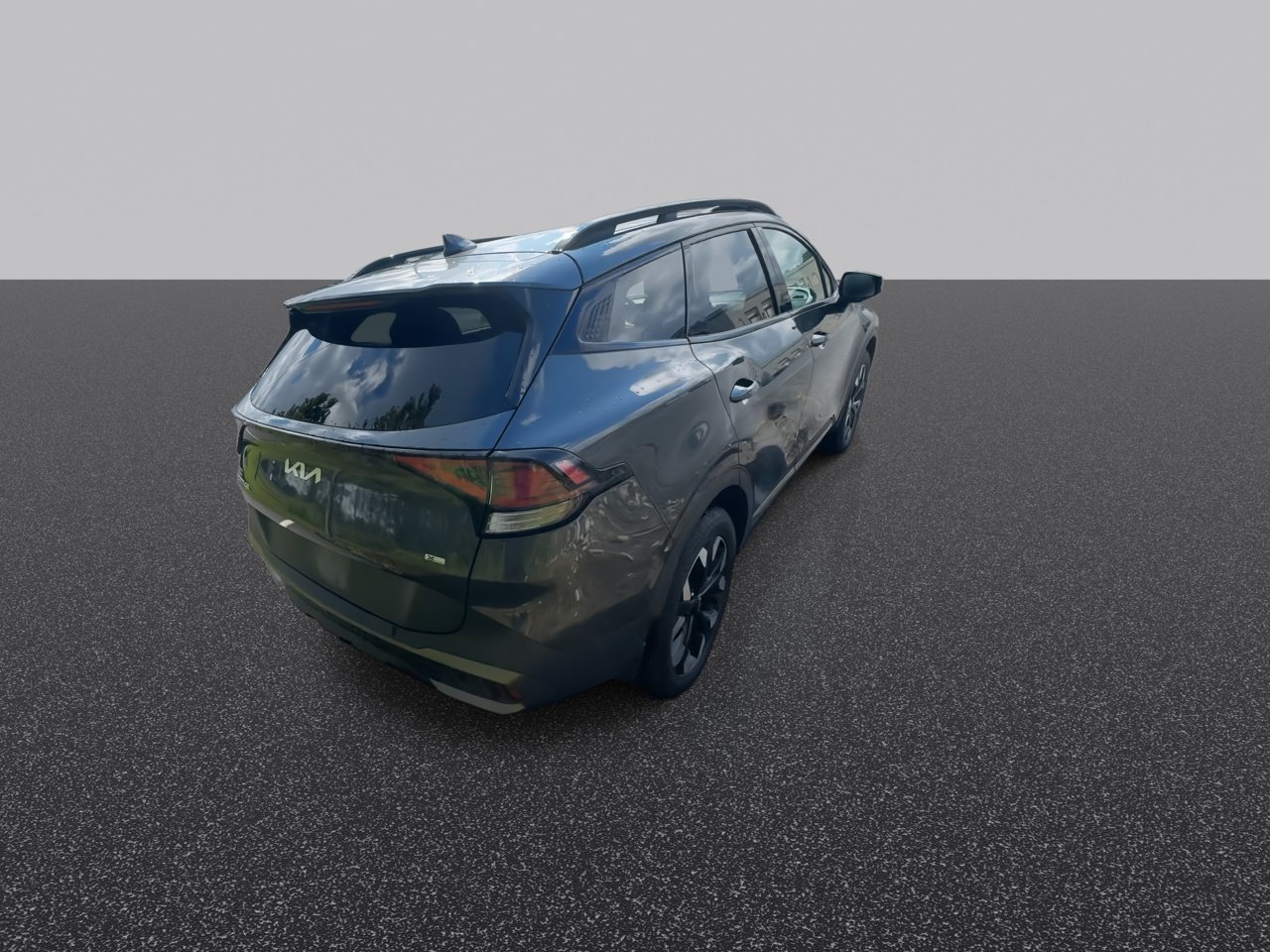 Used 2023 Gravity Gray Kia X-Line image 8