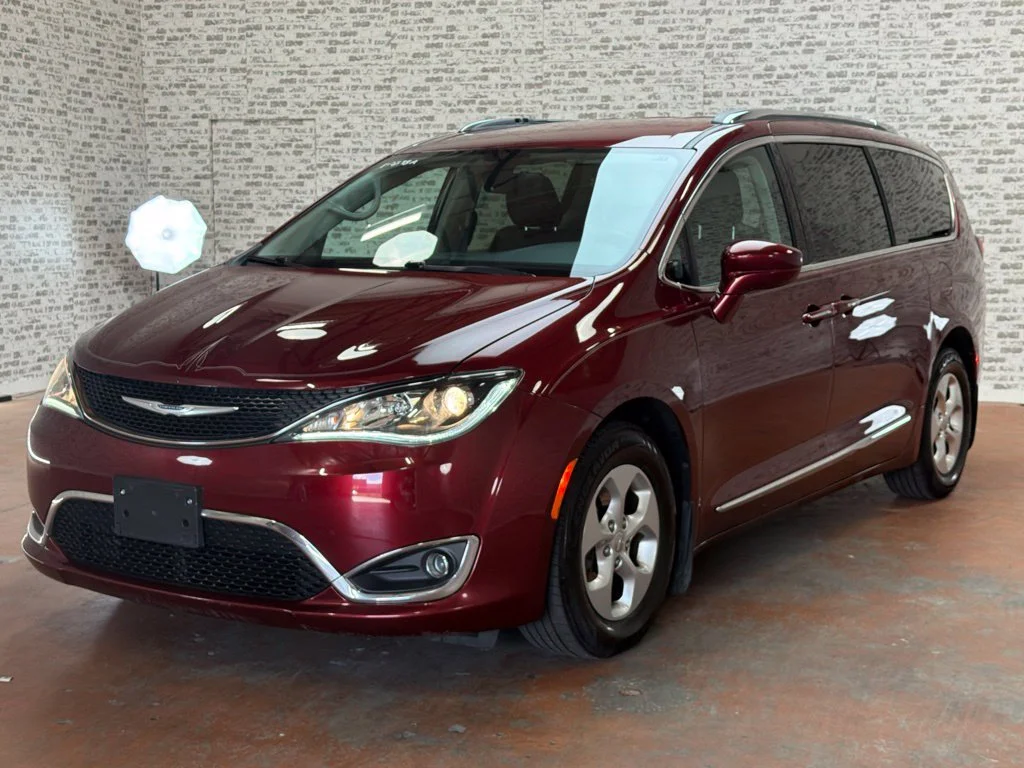 Used 2017 Velvet Red Pearlcoat Chrysler Touring L Plus image 3