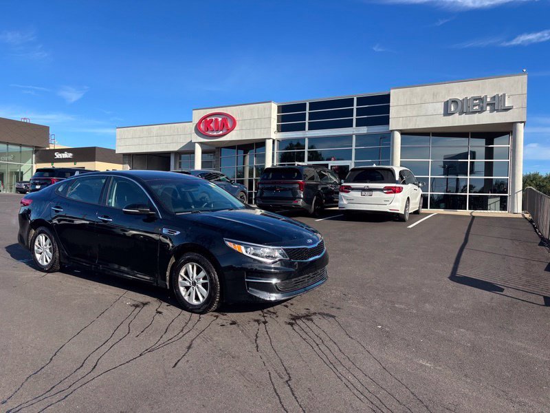 Used 2018 Black Kia LX image 4