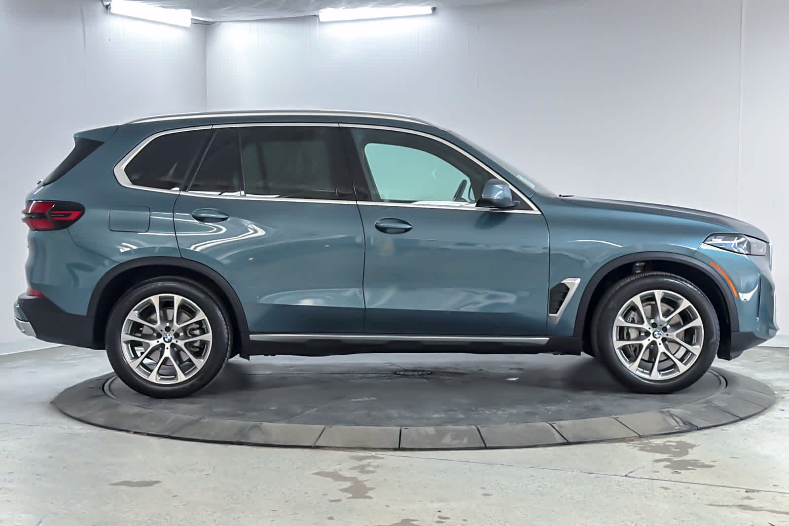2026 BMW X5 40i - Photo 8