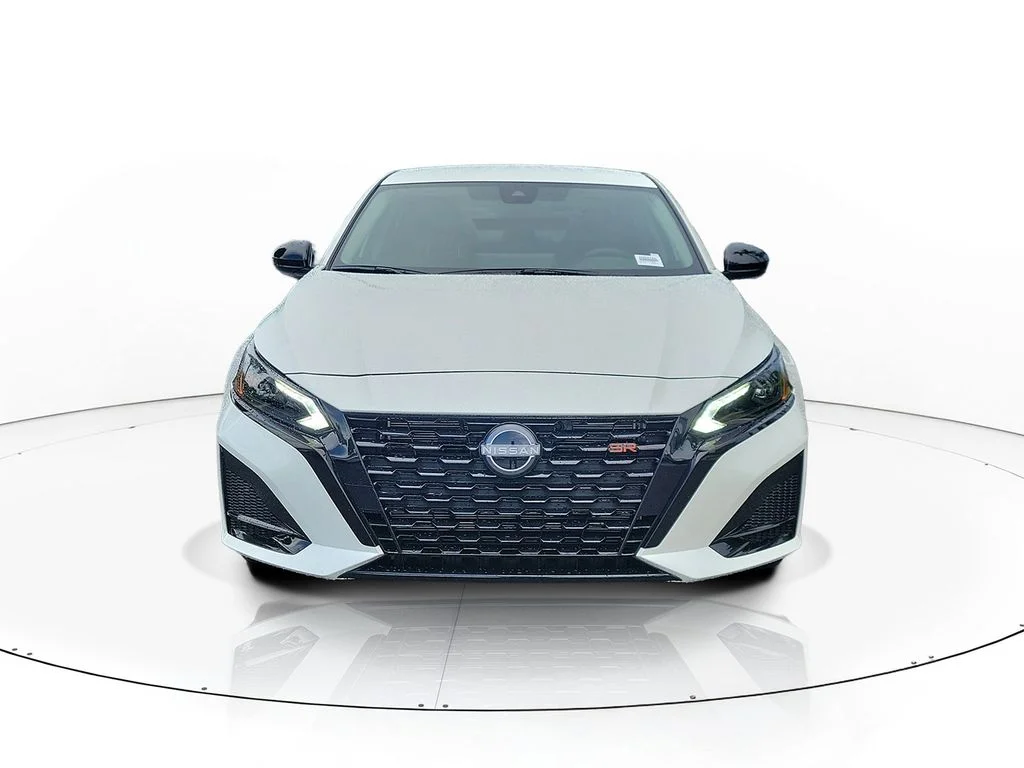 New 2026 White Nissan 2.5 SR image 2