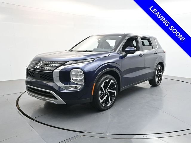 Used 2024  Mitsubishi SE image 3