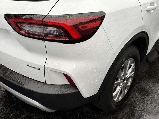 Used 2023 Oxford White Ford Active image 7