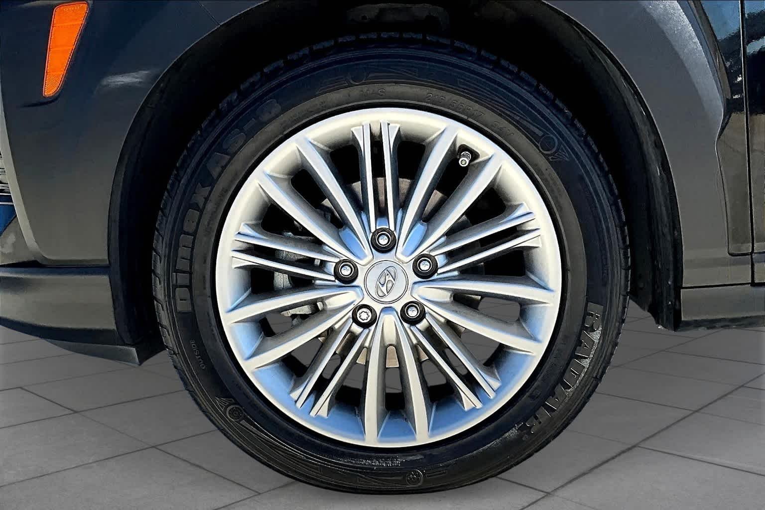 Used 2021 Ultra Black Hyundai SEL image 10