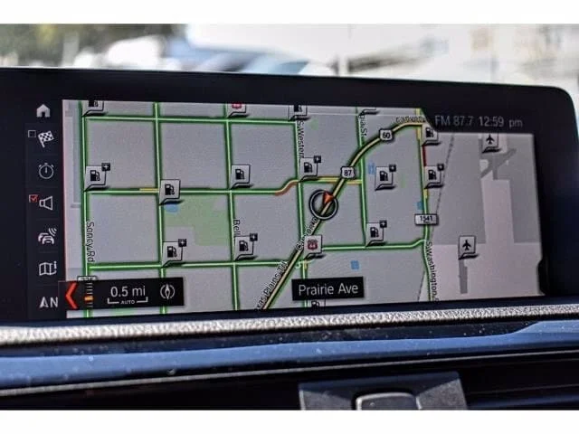 Used 2019 Glacier Silver BMW i xDrive All-wheel Drive image 14