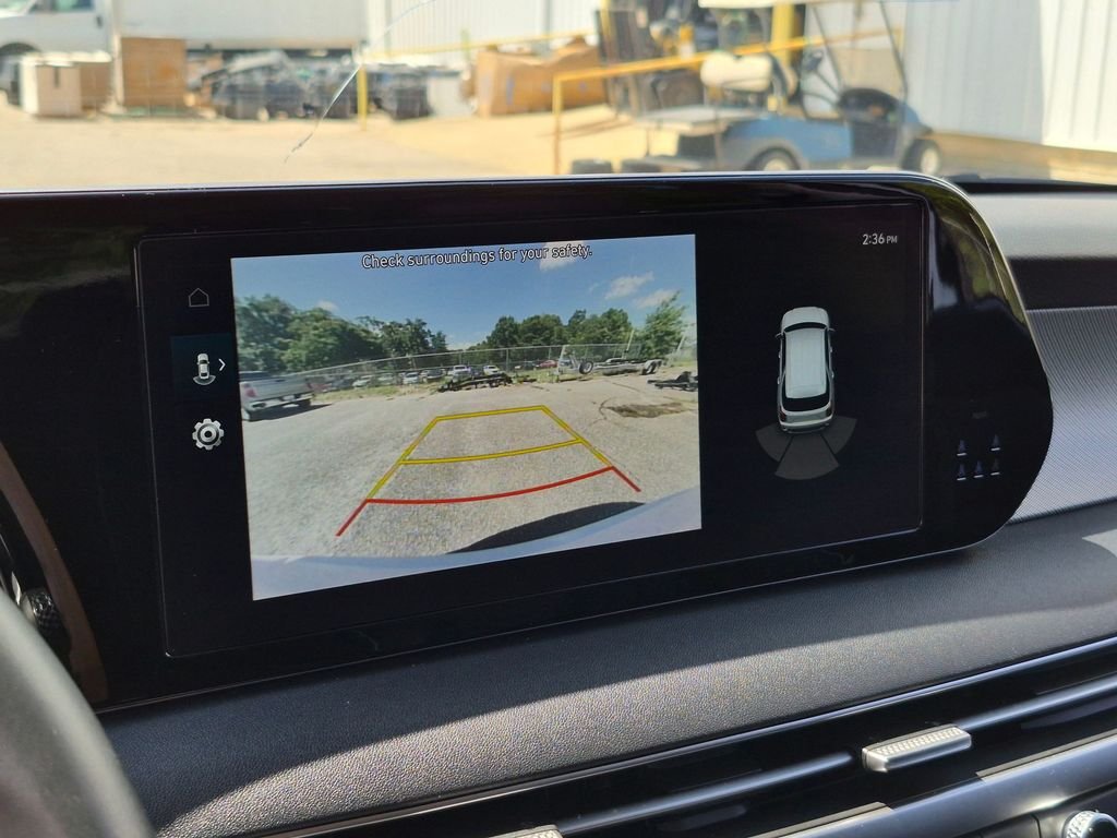 Used 2023 White Hyundai SEL image 24