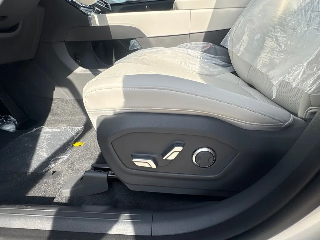 New 2027 Silver Hyundai SEL image 28