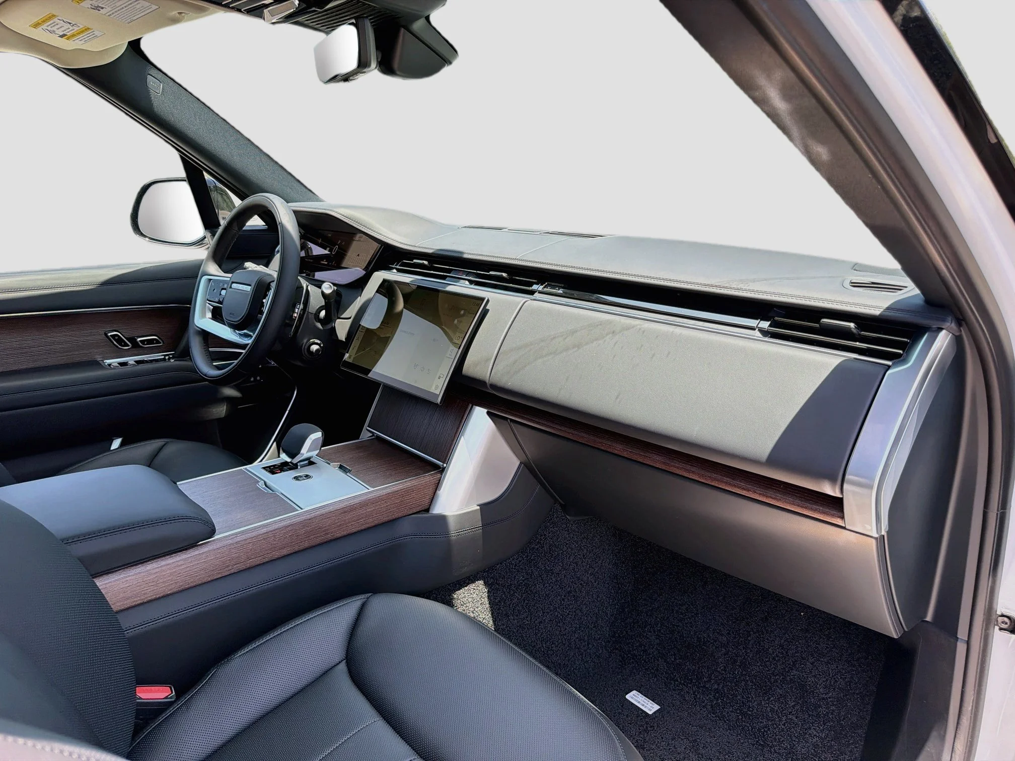 New 2026 Fuji White Land Rover SE image 15