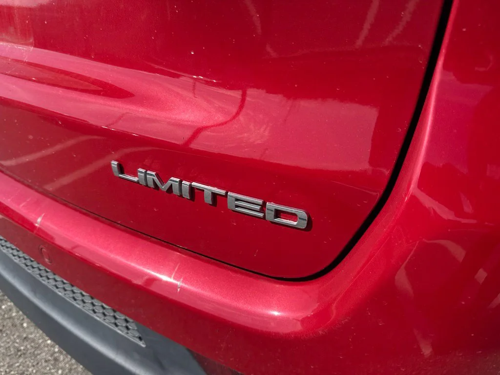 Used 2018 Redline Pearlcoat Jeep Limited image 12