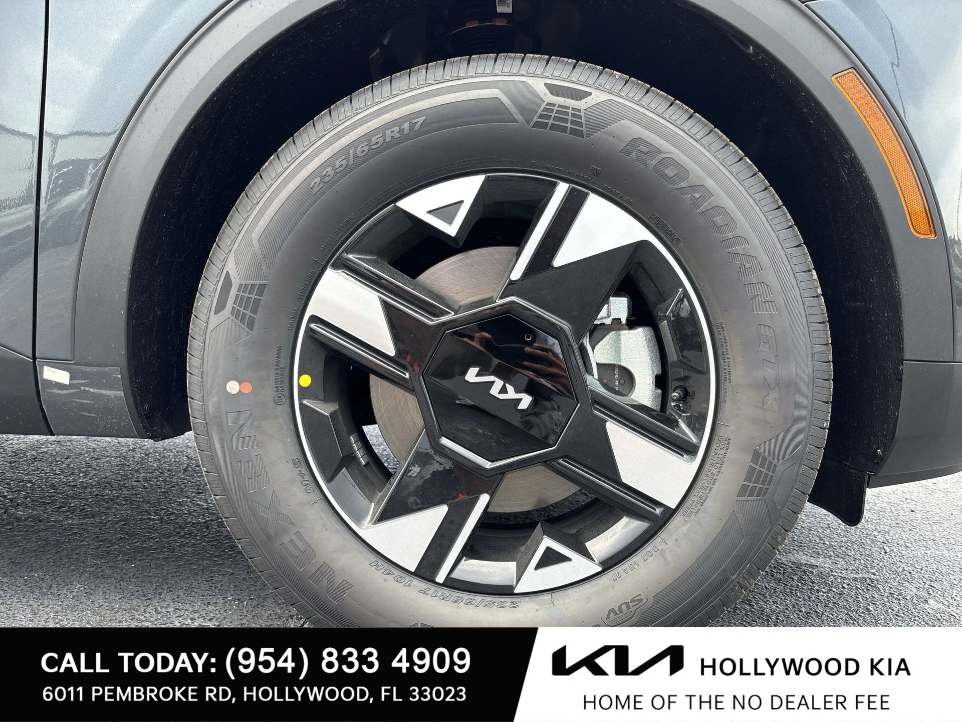 New 2026 Gravity Gray Kia LX image 11