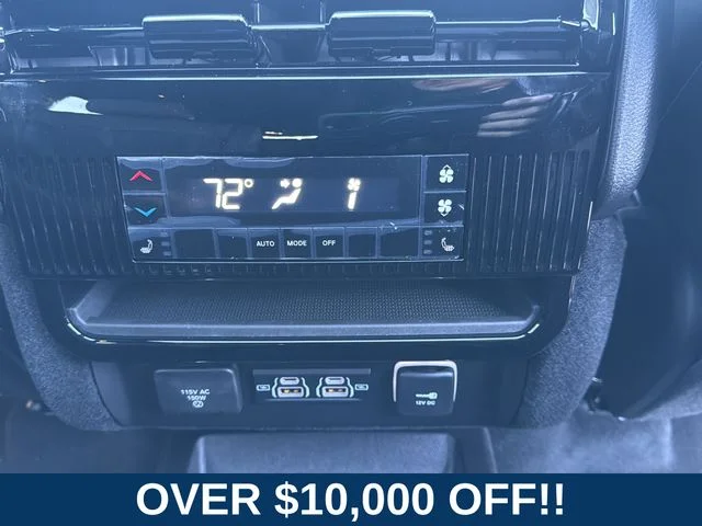 2025 Jeep Wagoneer L Series II - Photo 13