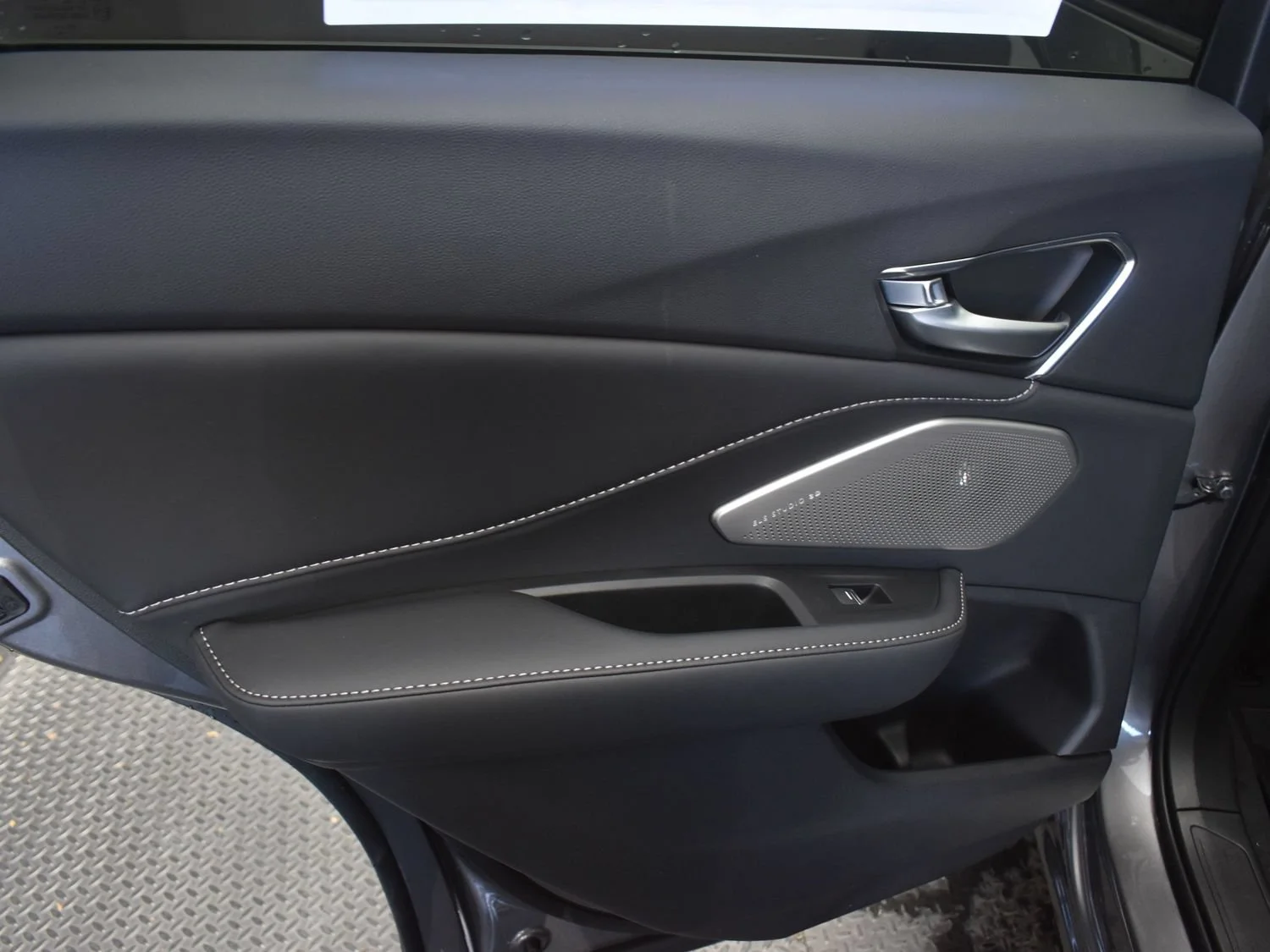 New 2026 Liquid Carbon Metallic Acura w/Advance Package image 23