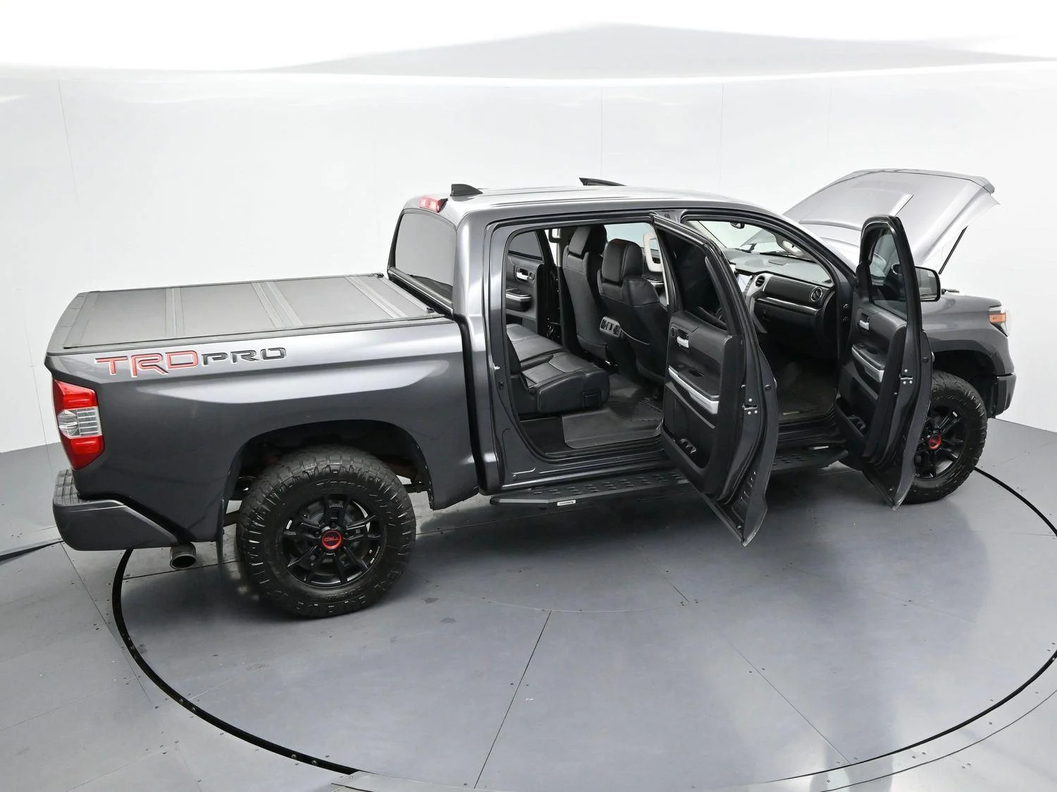 Used 2020 Magnetic Gray Metallic Toyota SR5 image 39