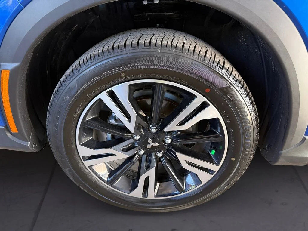 Used 2026  Mitsubishi SE image 9