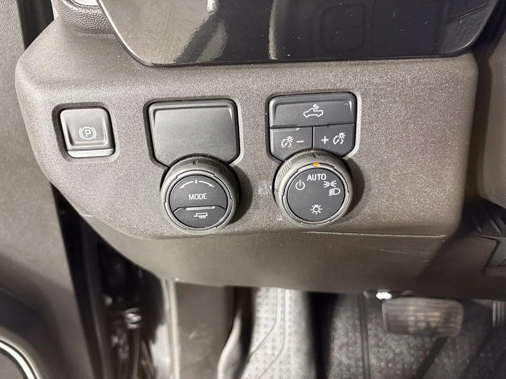 Used 2025 Black Chevrolet LT image 28