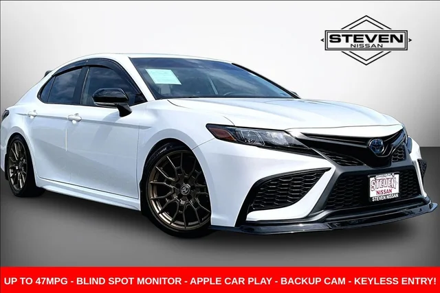2023 Toyota Camry Hybrid SE