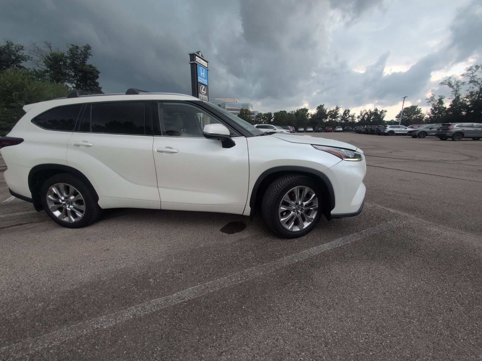 Used 2020 Blizzard Pearl Toyota Limited image 26
