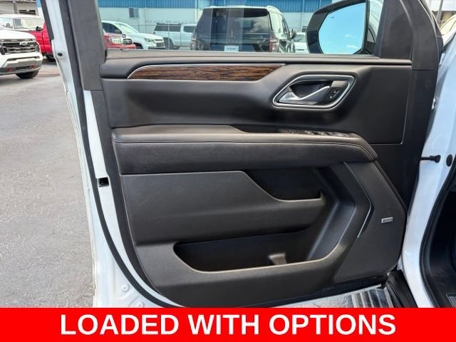 Used 2023 IRIDESCENT PEARL TRICOAT Chevrolet Premier image 12