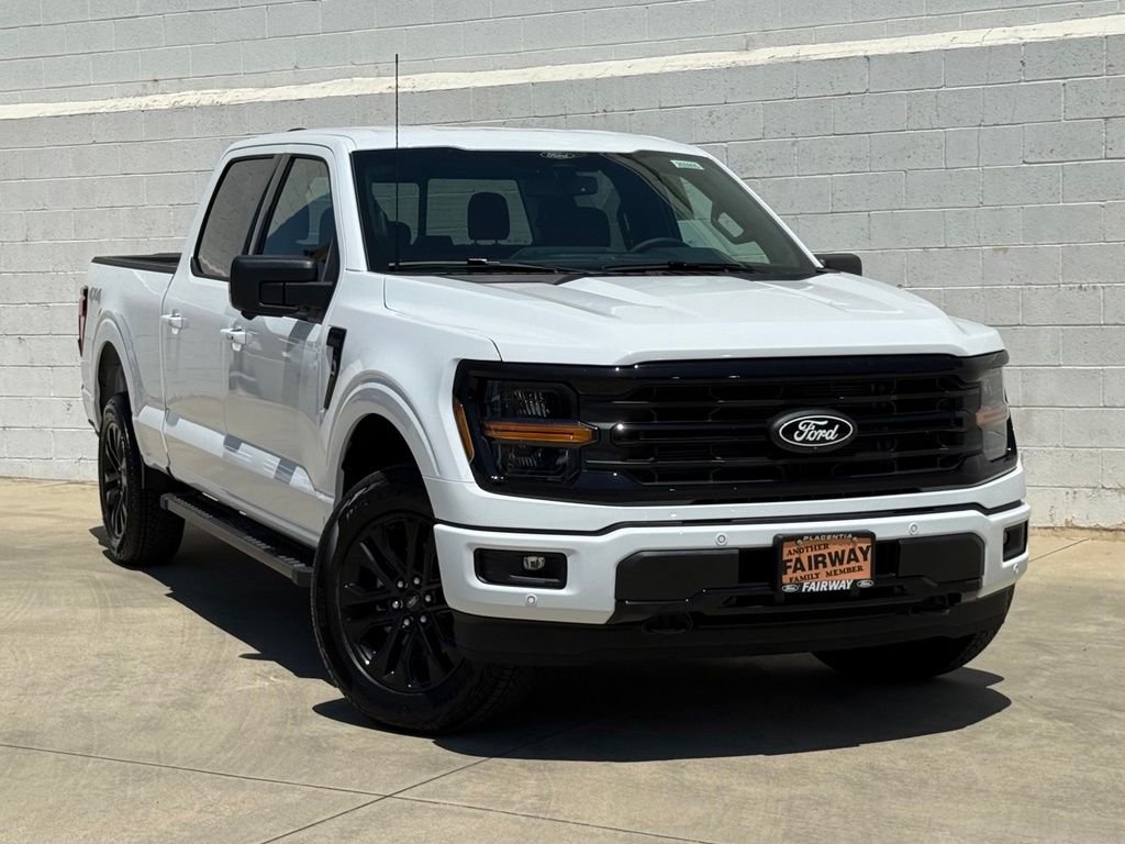 New 2026 Oxford White Ford XLT image 2