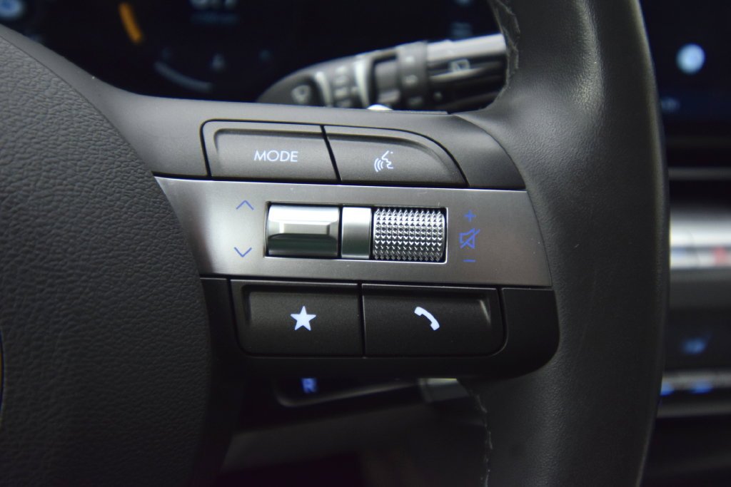 Used 2024 Neoteric Yellow Hyundai SEL image 30