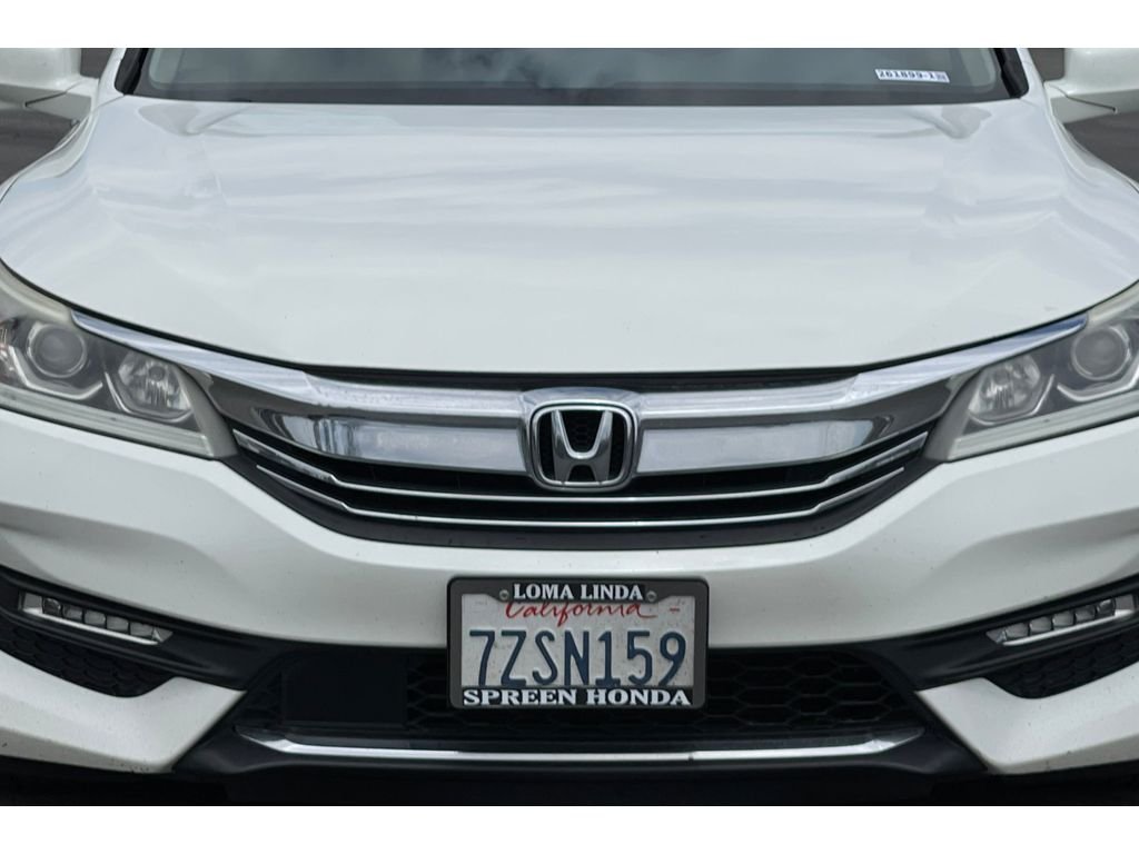 Used 2017 White Orchid Pearl Honda EX image 13