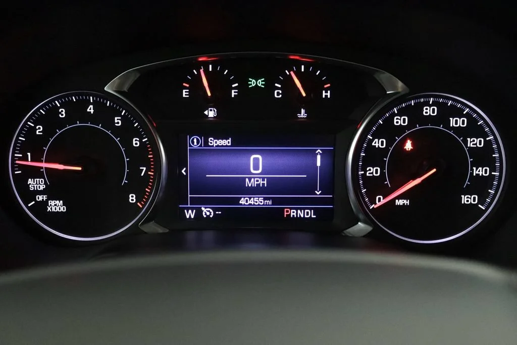 Used 2022 Summit White Chevrolet 2LT image 22