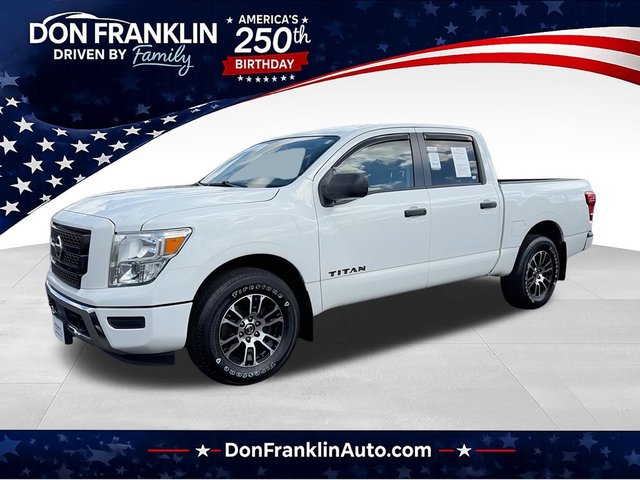 2022 Nissan Titan SV