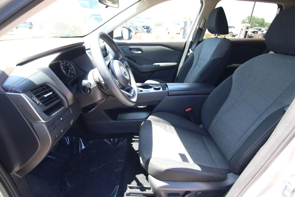 Used 2023 Silver Nissan SV image 6