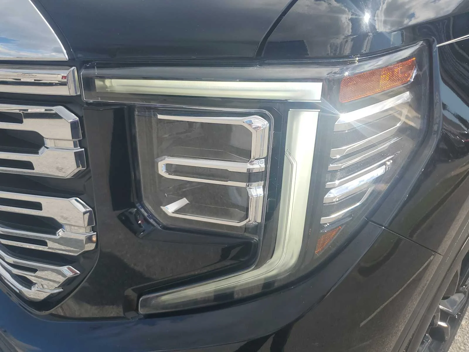 Used 2023 ONYX BLACK GMC Denali image 14
