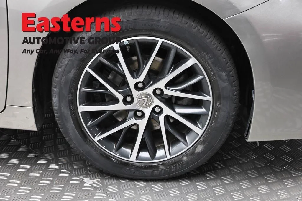 Used 2016 Silver Lexus 350 image 34