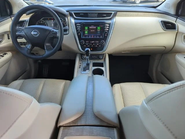 Used 2019 Brown Nissan SL image 25