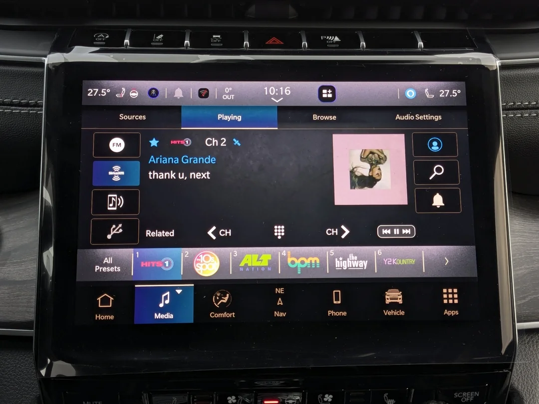 New 2025 Black Jeep Limited - - 4x4 - Luxury Tech II - Black App Pkge - Panoramic Sunroof & More! image 20