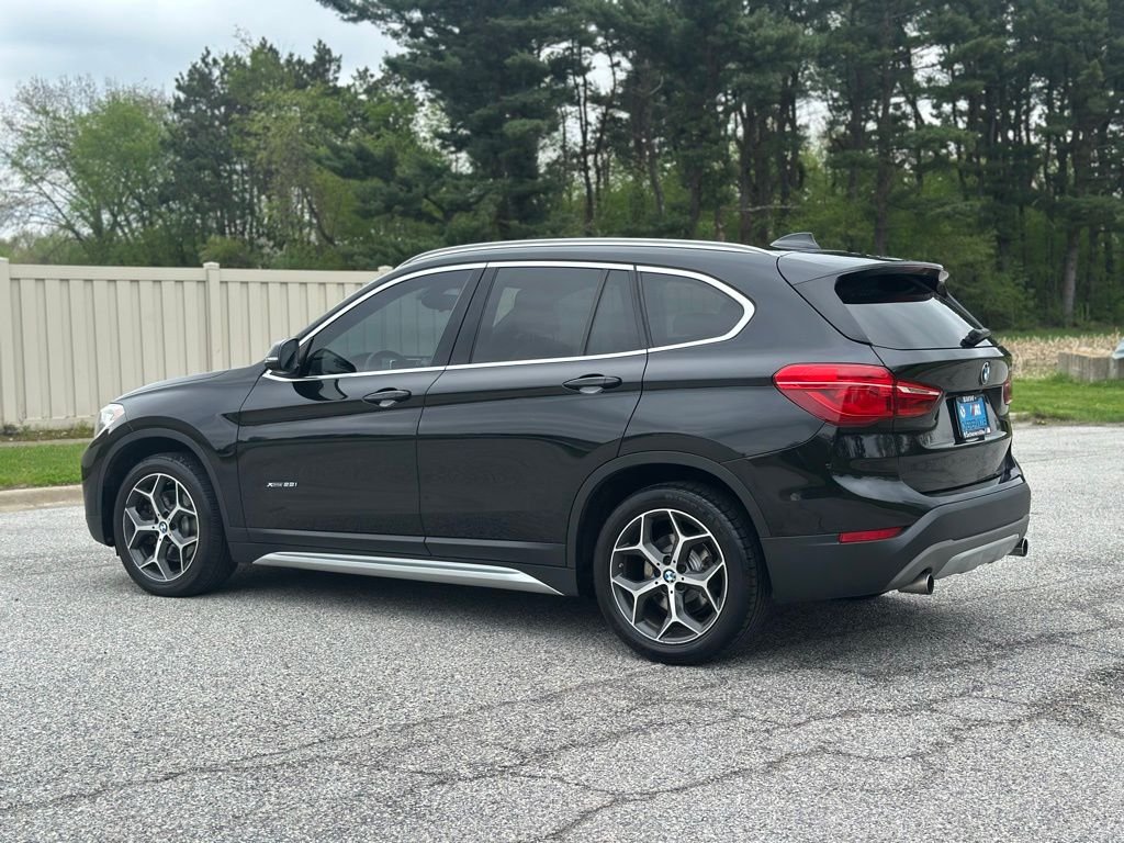 Used 2018 Black Sapphire Metallic BMW xDrive28i image 7