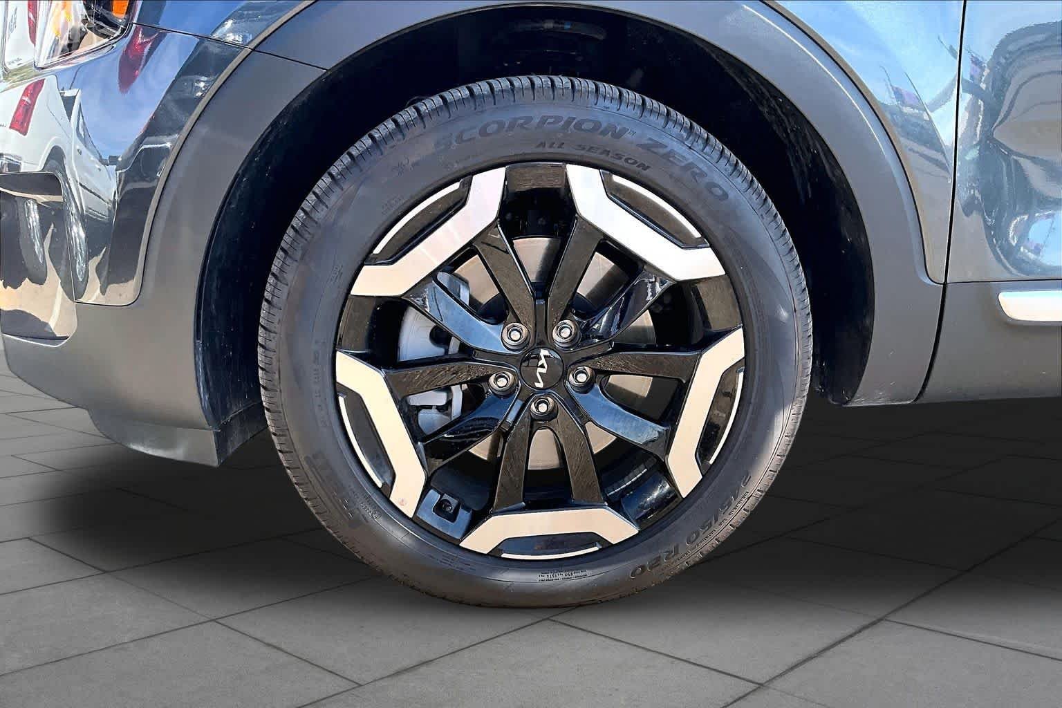 Used 2024 GRAY Kia EX image 10