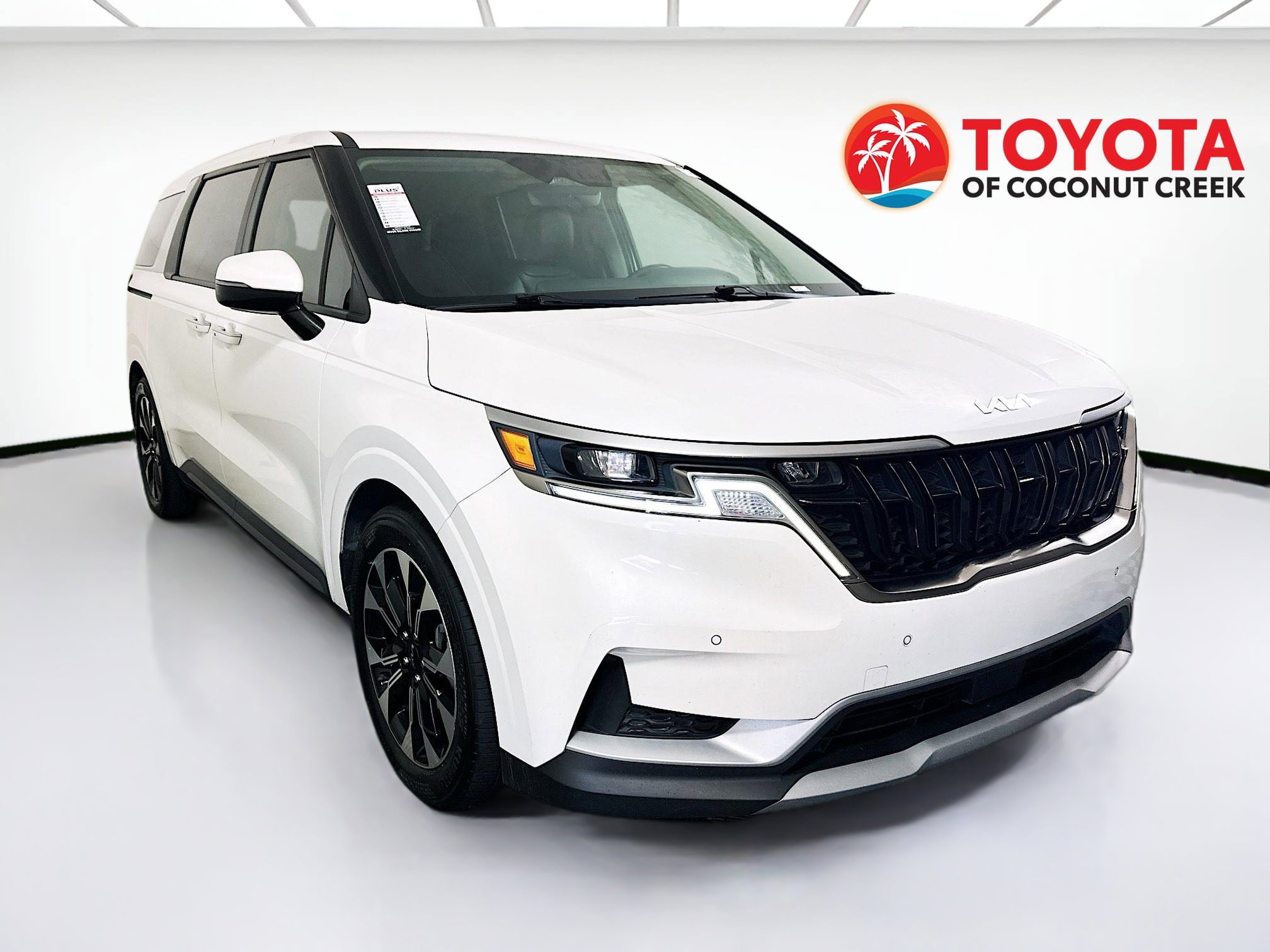 2024 Kia Sedona EX's photo