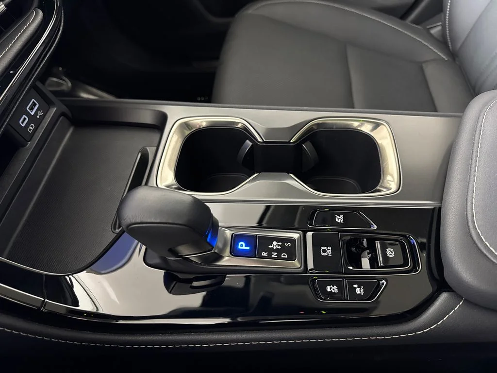 Used 2022 Gray Lexus 350h Base image 27