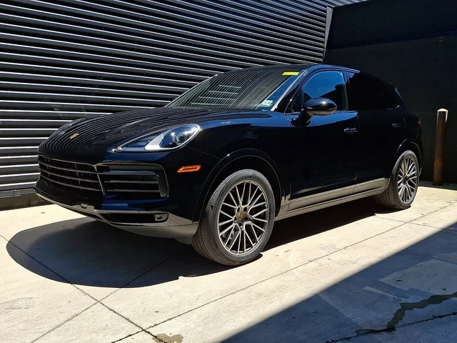 2023 Porsche Cayenne Platinum Edition