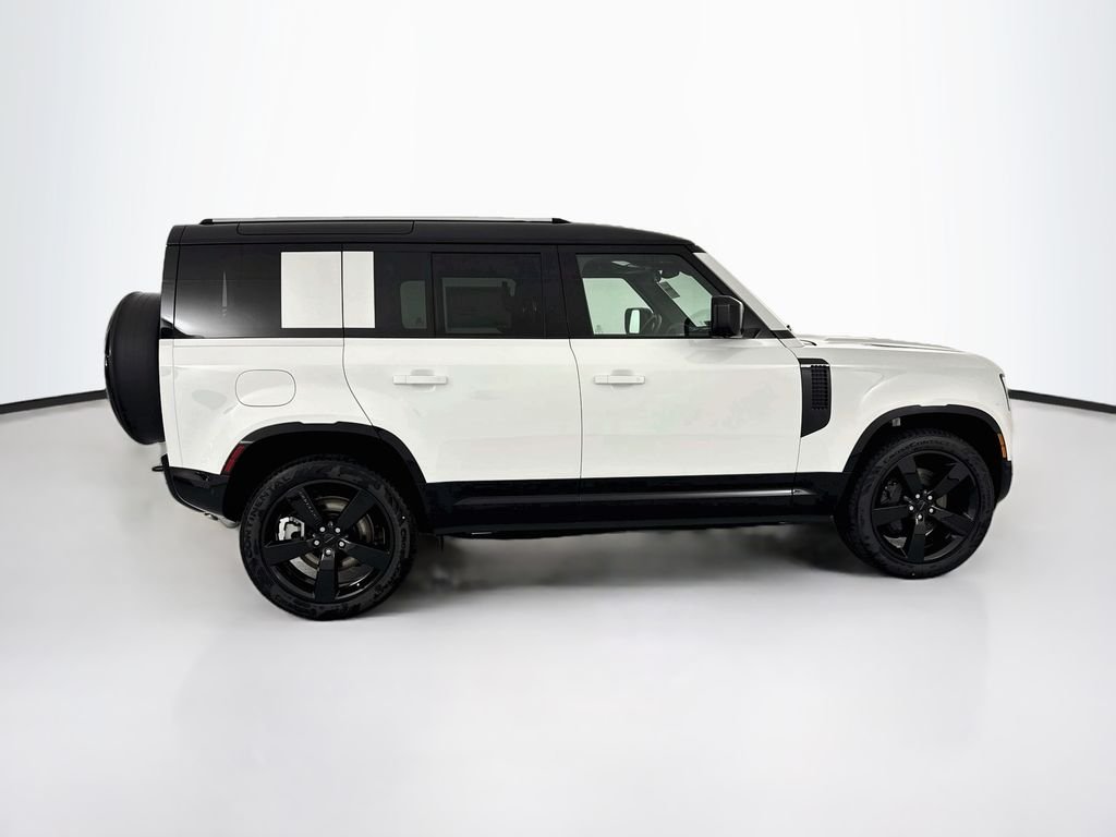 New 2026 Fuji White Land Rover X-Dynamic SE image 4