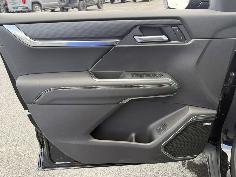 2026 GMC ACADIA - Image 13