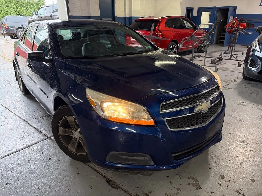 Used 2013 BLUE TOPAZ METALLIC Chevrolet LS image 5