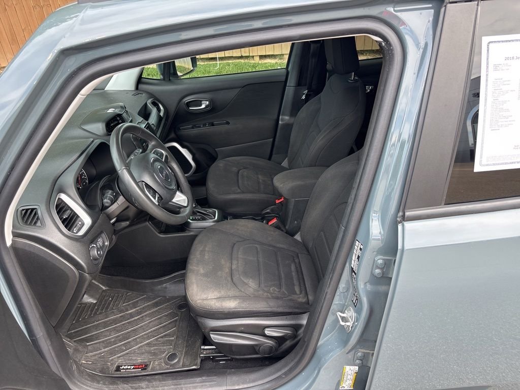 Used 2018 Gray Jeep Latitude image 9