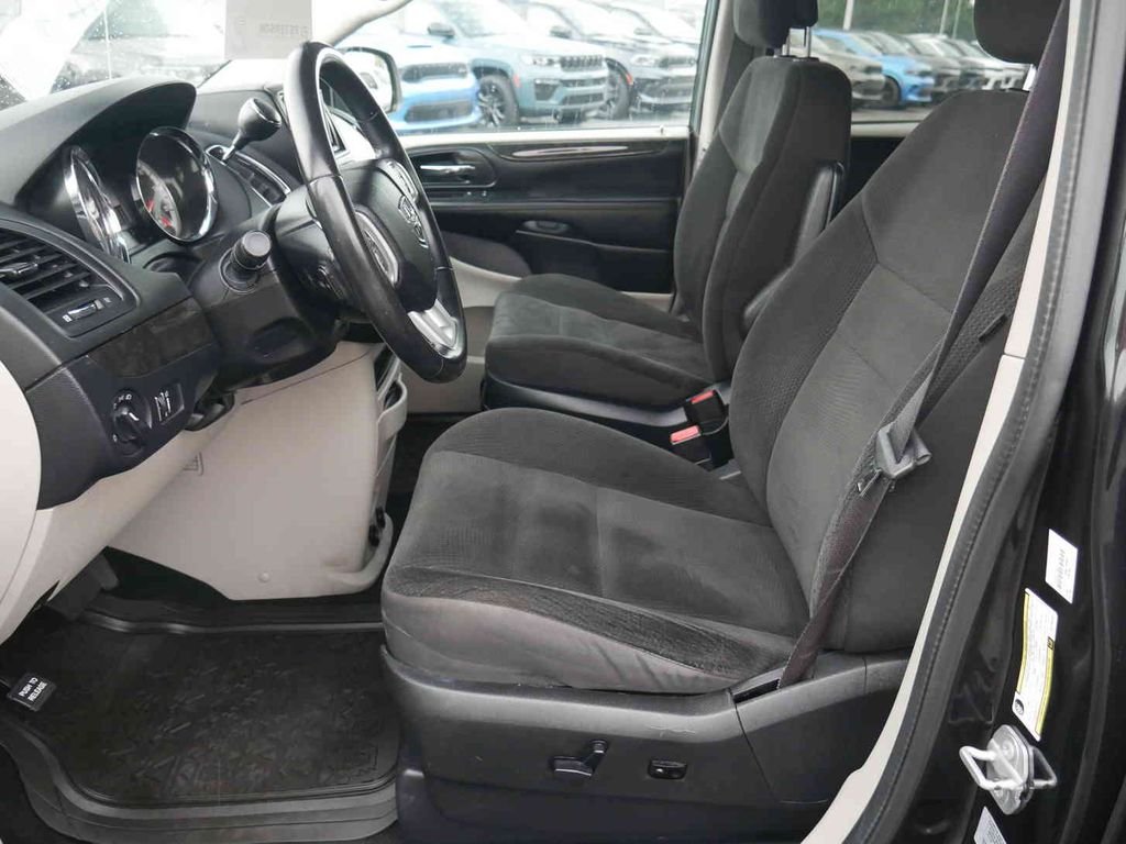 Used 2017 Black Dodge SE image 23