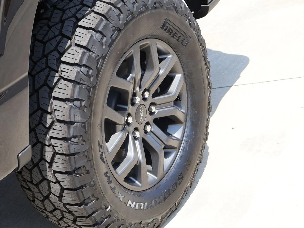 New 2026 Agate Black Metallic Ford Tremor® image 40
