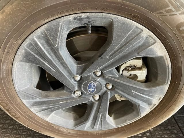 Used 2024 Silver Subaru Base image 9