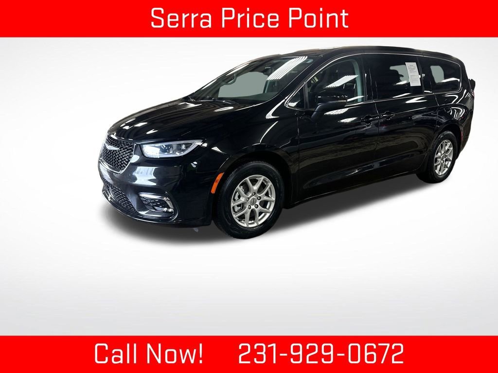 2023 Chrysler Pacifica's photo