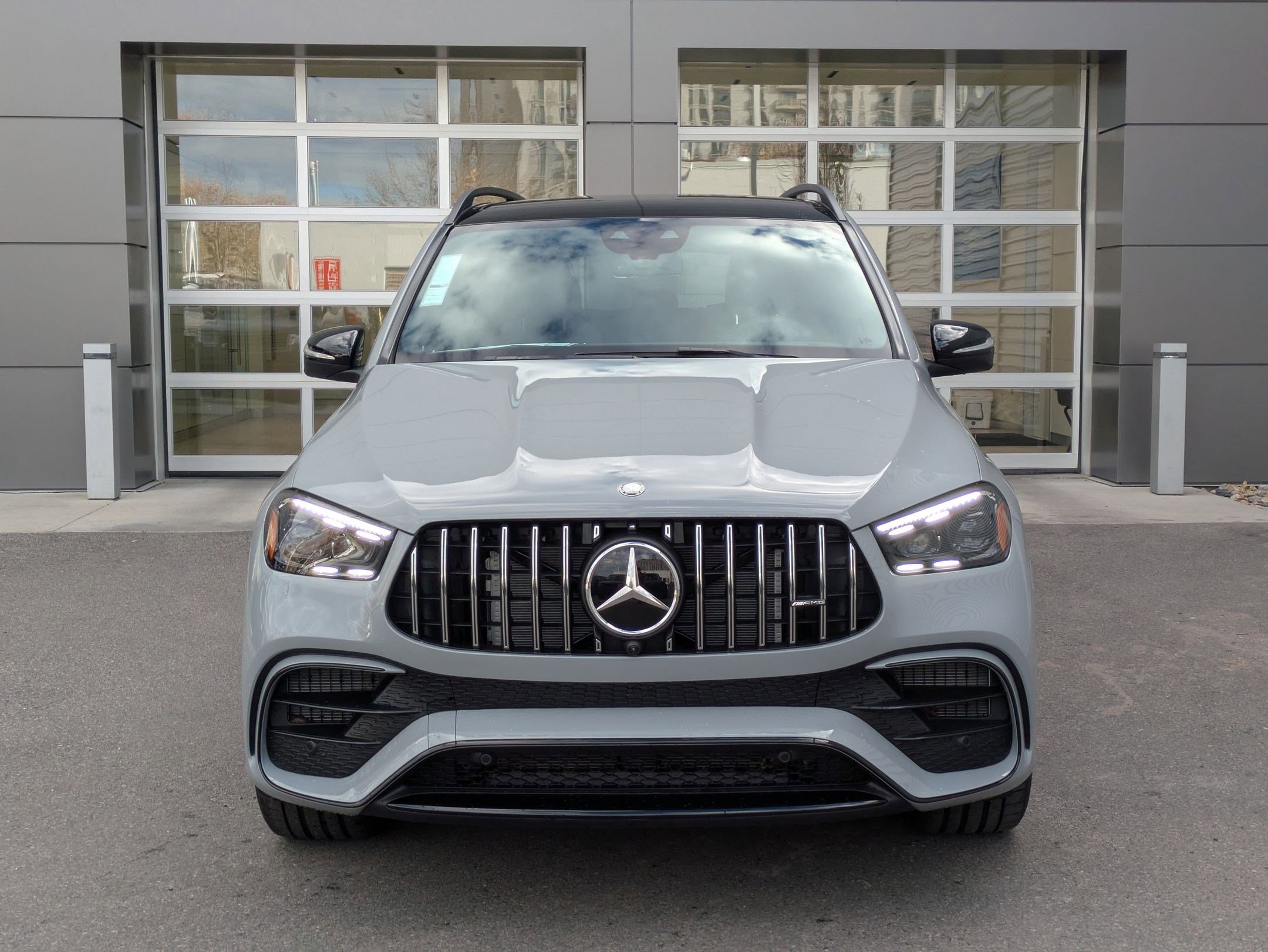 New 2026 MANUFAKTUR Alpine Grey Mercedes-Benz AMG® GLE 63 S image 9
