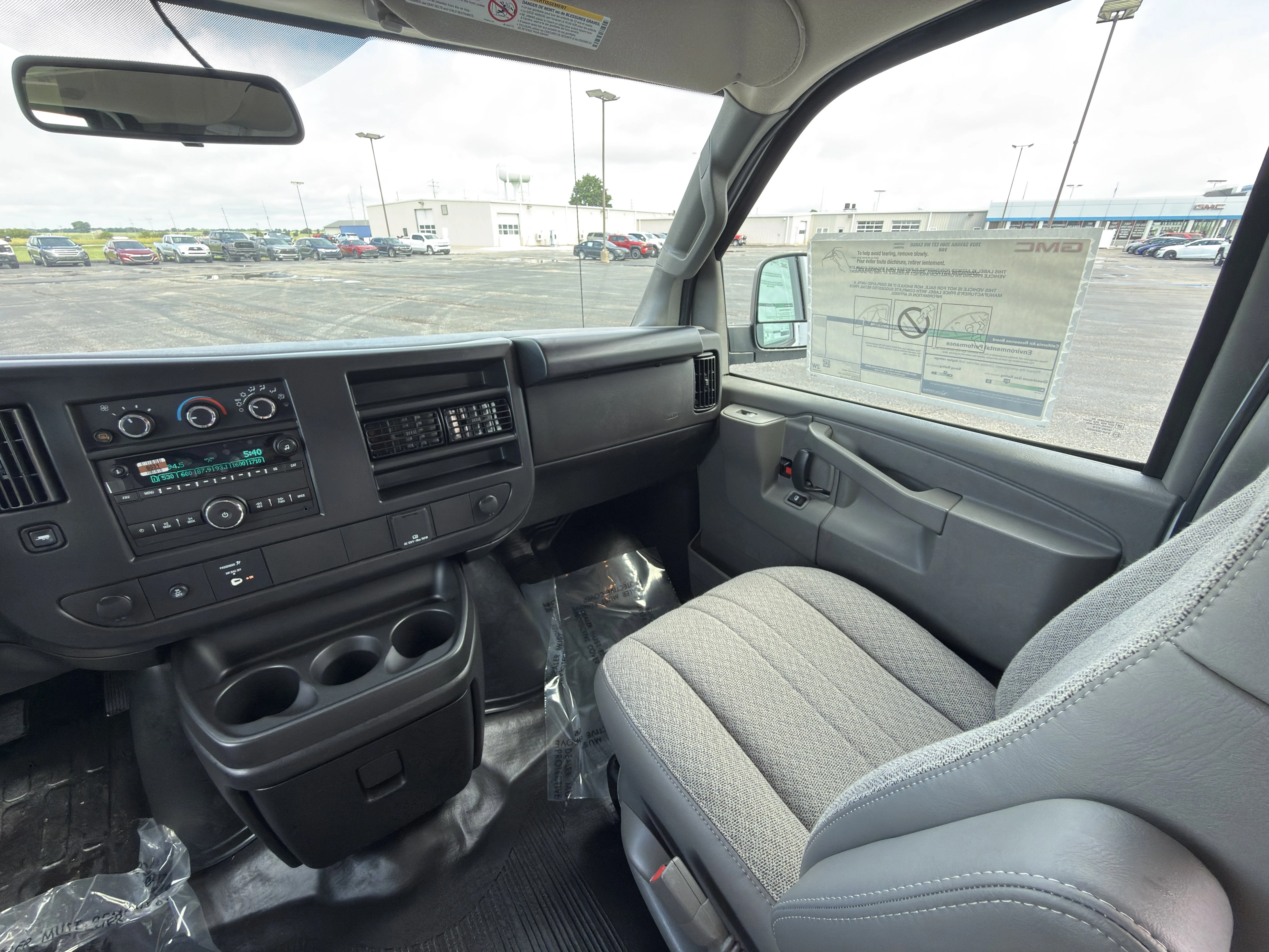 2026 GMC Savana Cargo Work Van - Photo 18