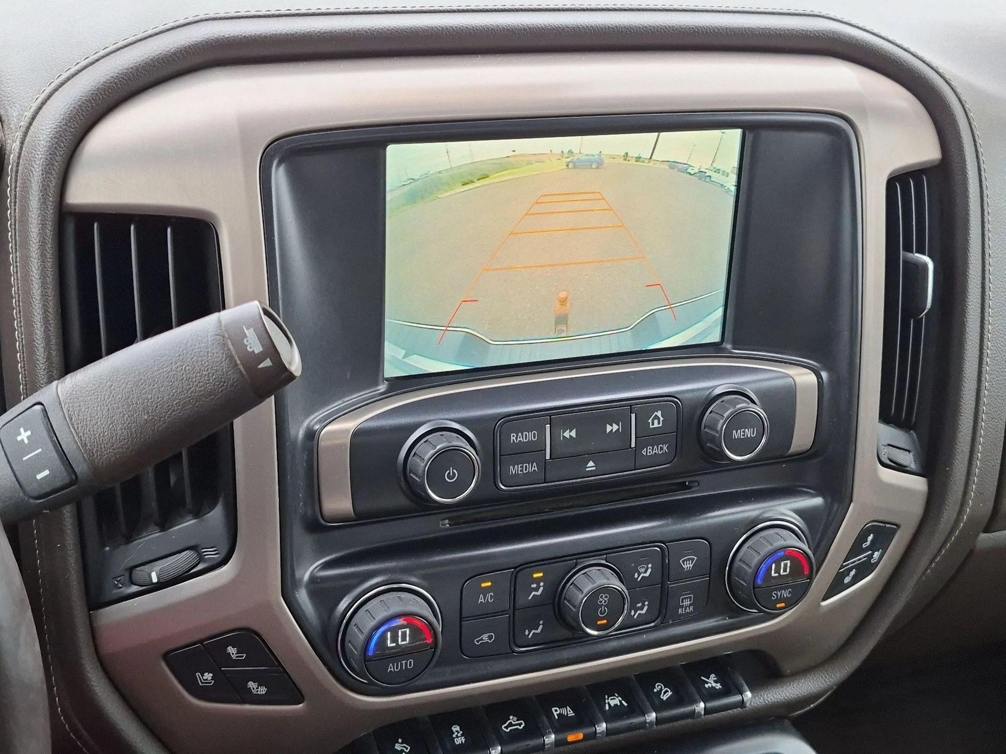 Used 2016 White Frost Tricoat GMC Denali image 14