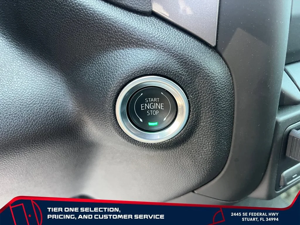 Used 2025 Summit White GMC Pro image 19